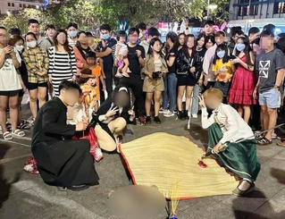 Tổ chức Hallowen trong trường học: Cấm không phải là tốt