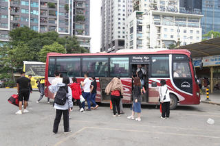Bến xe Mỹ Đình từ chối phục vụ Nhà xe Thưởng Nga vì đã 'nhồi nhét' hành khách
