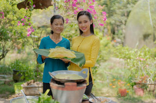 Miss Intercontinental Bảo Ngọc làm Đại sứ Lễ hội Bánh dân gian Nam Bộ