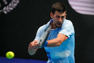 Djokovic thắng thuyết phục ở trận ra sân Tel Aviv Open