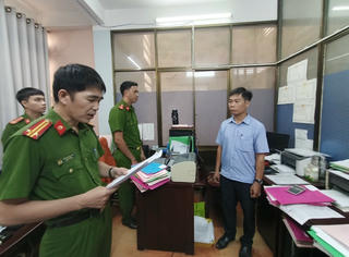 Quảng Ngãi: Khởi tố 3 cán bộ thuộc Văn phòng đăng ký đất đai 