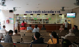 Bảo đảm đủ thuốc, vật tư y tế phục vụ khám chữa bệnh bảo hiểm y tế