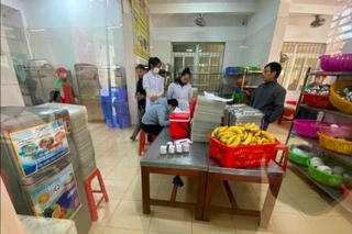 9 học sinh nhập viện sau bữa ăn trưa