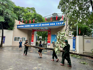 Hà Nội: Trường học khắc phục hậu quả sau bão số 3, đón học sinh tới trường