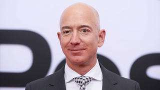 Tỷ phú Jeff Bezos mất ngôi vị người giàu thứ hai thế giới