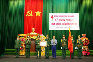 Bộ đội Biên phòng Quảng Trị đón nhận Huân chương Chiến công hạng Nhì
