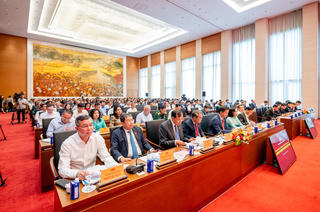 Chuyên gia đề xuất Quốc hội giám sát “tại bàn” và “thực địa”