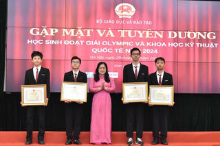Tuyên dương học sinh đoạt giải Olympic và khoa học kỹ thuật quốc tế năm 2024