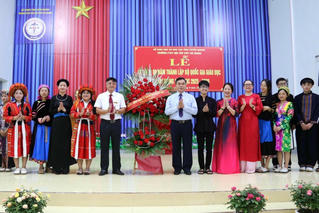 Lãnh đạo MTTQ Việt Nam tỉnh Tuyên Quang dự Lễ khai giảng năm học 2025-2026