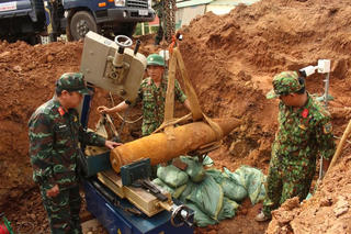 Xử lý quả bom nặng 227kg, 100 hộ dân được sơ tán