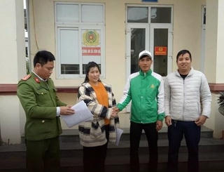 Nhận 290 triệu đồng chuyển khoản nhầm, thanh niên vội báo Công an