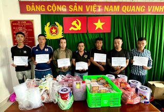 TP HCM: Tạt sơn khủng bố con nợ, nhóm giang hồ 'sa lưới'