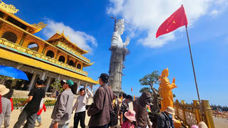 Chiêm bái tượng Phật Quan Âm cao nhất Đông Nam Á