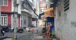 Hàng xóm tiết lộ bất ngờ vụ 'giáo viên về hưu bị con trai sát hại'