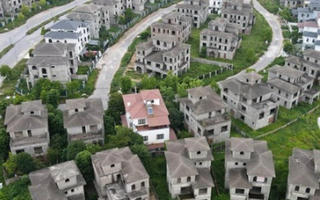 Có nên giải cứu doanh nghiệp bất động sản?