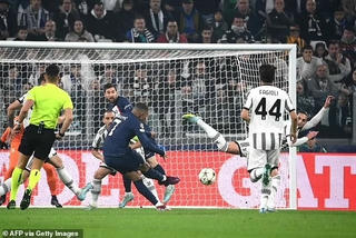 PSG và Benfica cùng giành vé vào vòng 1/8 Champions League