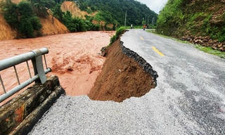 Mưa lũ ở vùng núi phía Bắc: 7 người chết và nhiều người bị thương