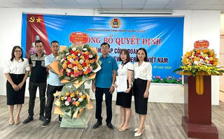Bắc Giang: Công bố quyết định thành lập Công đoàn cơ sở có 366 công nhân lao động 