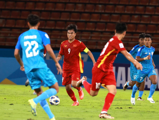 Hòa Ấn Độ, U17 Việt Nam trượt ngôi đầu bảng D