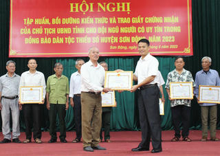 Phát huy vai trò của những người gương mẫu