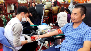 Ấm áp chương trình hiến máu Xuân hồng trên quê hương gốm Bát Tràng 