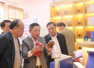 Ông Võ Kim Cự đưa 'Quốc bảo' về quê hương