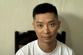 Người đàn ông lên mạng bán vũ khí, lừa hơn 500 triệu đồng