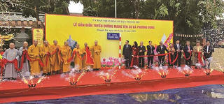 Hà Nội gắn biển tên đường mang tên sư bà Phương Dung