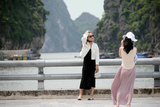 [ẢNH] Hạ Long bình yên trước khi bão về
