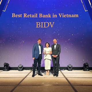 BIDV lập kỷ lục 9 lần nhận giải thưởng Ngân hàng Bán lẻ tốt nhất Việt Nam