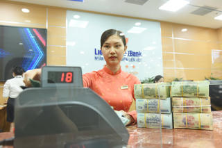 Doanh nghiệp chờ vốn ngân hàng