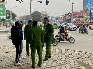 Đang truy bắt một đối tượng cướp ngân hàng ngày cận Tết