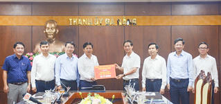 Hải Phòng trao 2 tỷ đồng hỗ trợ người dân Đà Nẵng thiệt hại do thiên tai