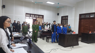 Quảng Ninh: Xét xử vụ “Mua bán người dưới 16 tuổi” để phục vụ quán hát
