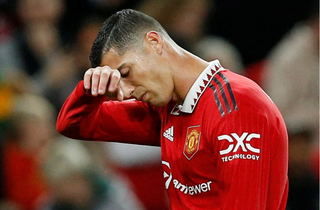 Cristiano Ronaldo đưa ra tuyên bố sau khi Man Utd hủy hợp đồng