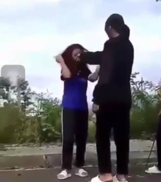 Nữ sinh đánh bạn cùng lớp chảy máu ở vùng đầu