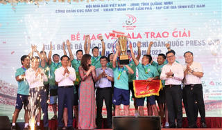 Đội bóng Báo Nông thôn Ngày nay vô địch Press Cup năm 2022