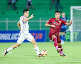 Văn Quyết thanh minh sau khi nhận thẻ đỏ