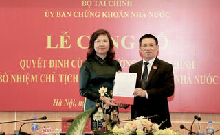 Trao quyết định bổ nhiệm Chủ tịch Ủy ban Chứng khoán Nhà nước