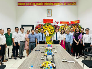 Lãnh đạo Ban Tuyên giáo Trung ương thăm, chúc mừng Ban Đại diện báo Đại Đoàn Kết tại TP HCM