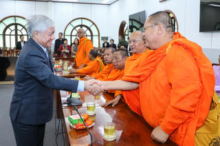 Chủ tịch Đỗ Văn Chiến gặp mặt người có uy tín tiêu biểu tỉnh Sóc Trăng