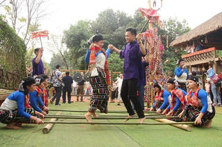 Triển lãm 'Sắc màu các dân tộc Việt Nam'