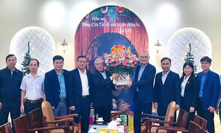 Lãnh đạo tỉnh Phú Yên thăm chúc mừng các giáo xứ, chức sắc năm 2022