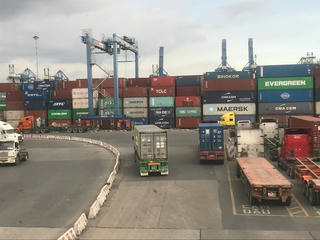 Phát triển logistics tầm cỡ khu vực