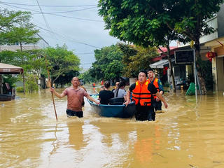 Hà Nội trích Quỹ cứu trợ 51 tỷ đồng hỗ trợ 11 tỉnh, thành khắc phục thiệt hại do bão