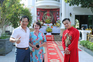 NSƯT Quang Tèo quên ăn, quên ngủ chạy show Tết 
