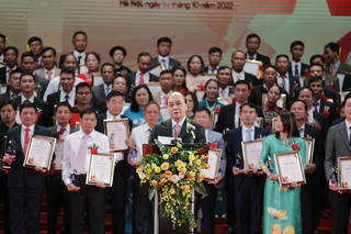Tôn vinh những người nông dân xuất sắc 