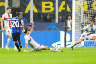 Inter Milan đánh bại 1-0 Barcelona