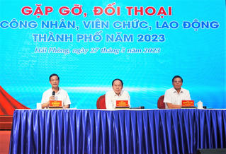 Bí thư Thành uỷ Hải Phòng chủ trì đối thoại với người lao động