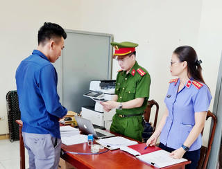 Khởi tố giám đốc xuất khống 15.000 hoá đơn GTGT